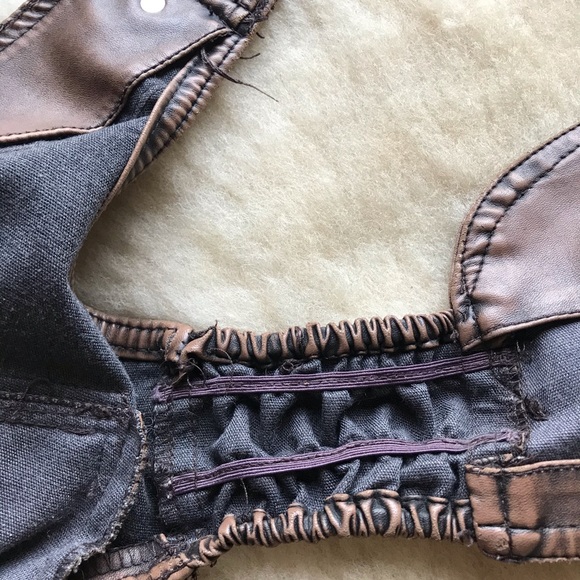 SOLD - American Eagle Faux leather vest - Picture 4 of 6
